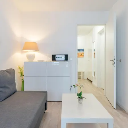 Apartment 442, Seepark