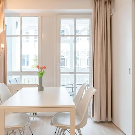 Apartment 442, Seepark